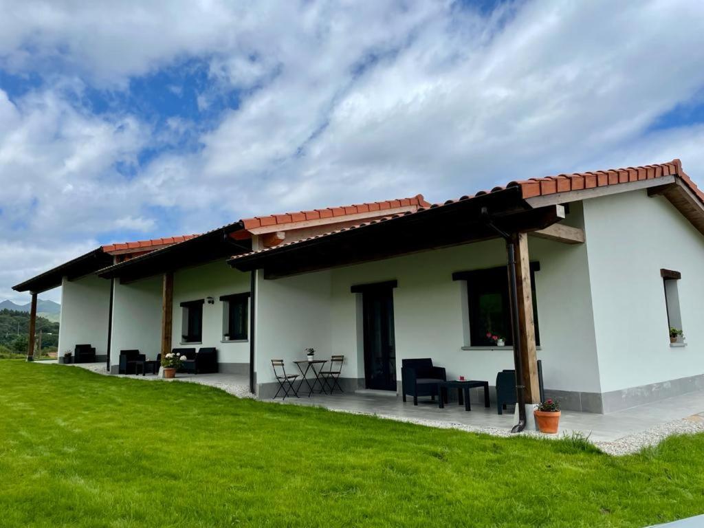 Apartamentos Los Manzanos Ribadesella Exterior photo